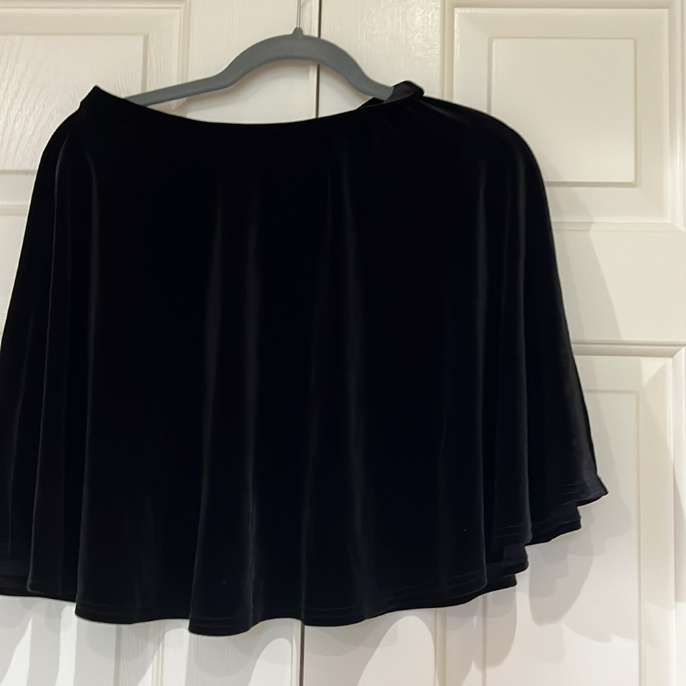 Black velvet mini skirt;  LIKE NEW
v chic n formal
